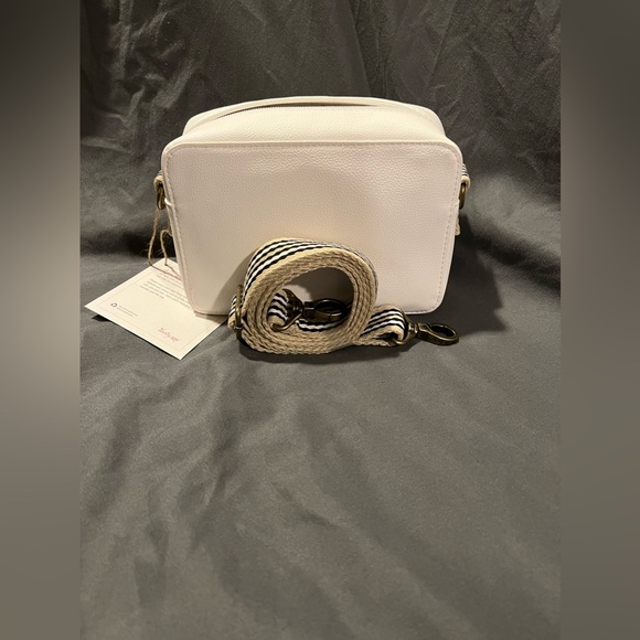Thirty-One Boutique Crossbody - Off White Smooth Pebble - Picture 2 of 6